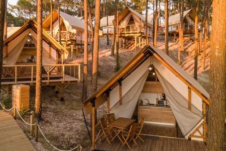 Glamping Sostenible: Cómo disfrutar del glamping de manera ecológica y sostenible.