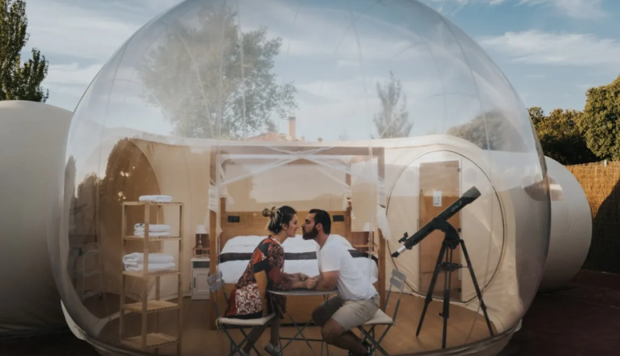 Glamping para Parejas: Cómo planificar una escapada romántica en la naturaleza.